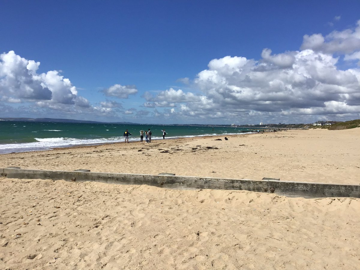 VyneGeographers's tweet photo. Yesterday we took the first half of our GCSE geography students to Hengistbury Head to investigate coastal landforms, processes and management ☀️ students completed their physical data collection and we had the whole beach to ourselves 🌍 #geographyteacher https://t.co/plf0SgDgjW
