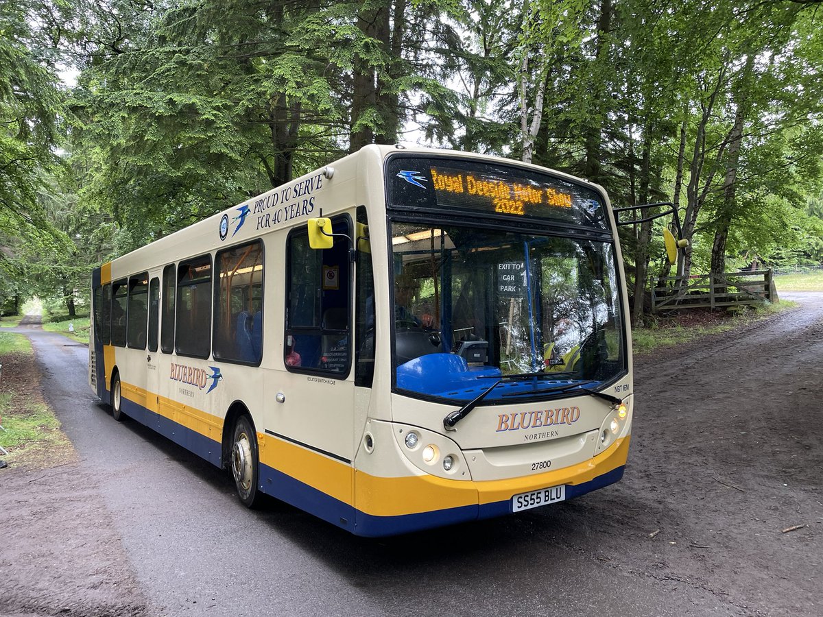Great to see the <a href="/StagecoachBBird/">Stagecoach Bluebird</a> heritage livery bus out and about at the Royal Deeside Motor Show today. Expertly driven by our colleague from our Ballater depot. Hopefully the weather will dry up later! 🕶☀️