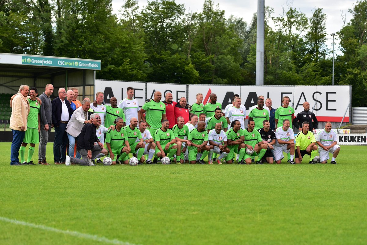 FC Dordrecht viert 50-jarig jubileum met veel oude bekenden: 'Geweldig om iedereen weer te zien'
rtvdordrecht.nl/nieuws/uitgeli…