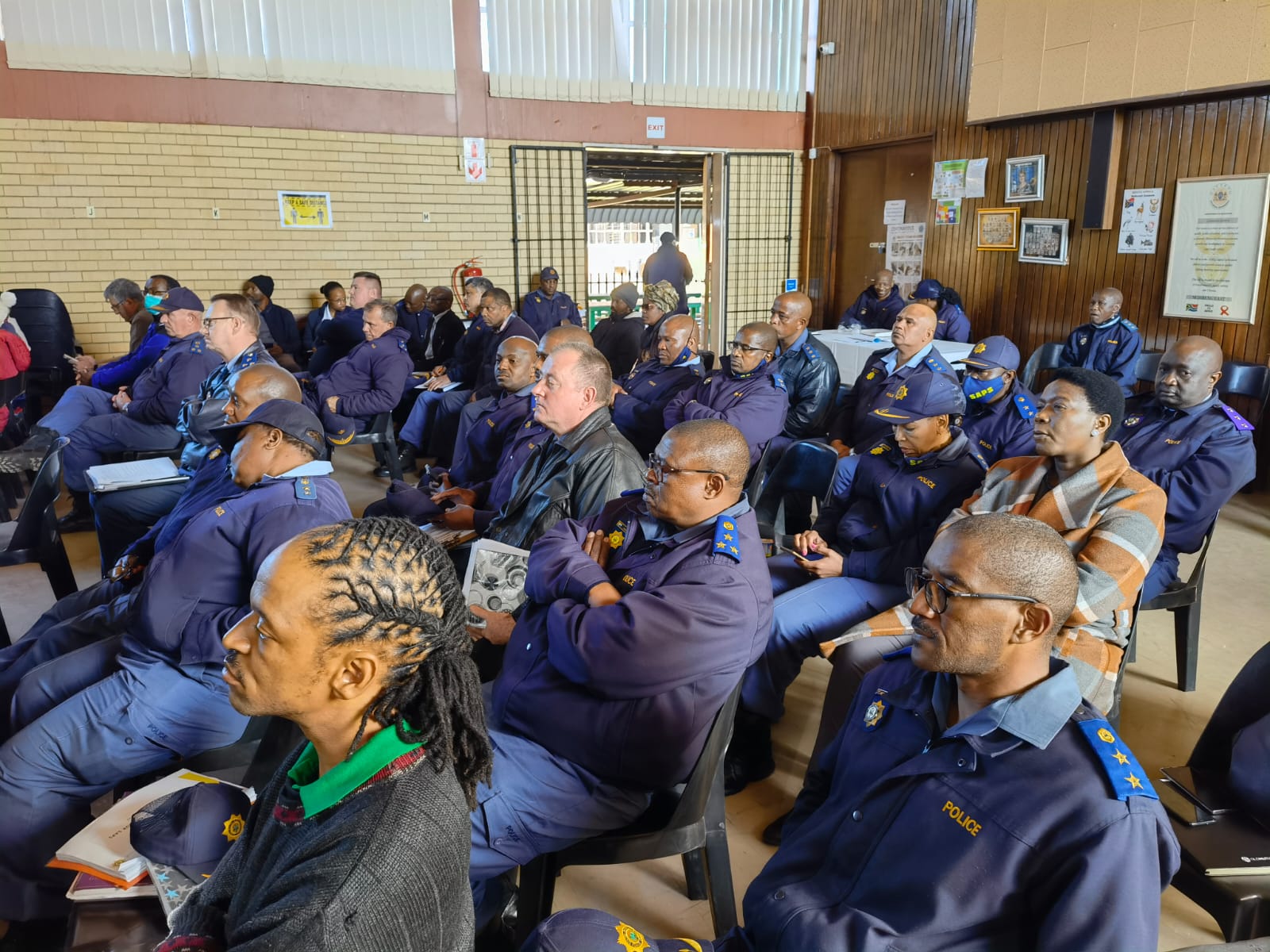 Sa police service on twitter sapsgp saps prov comm lt gen elias