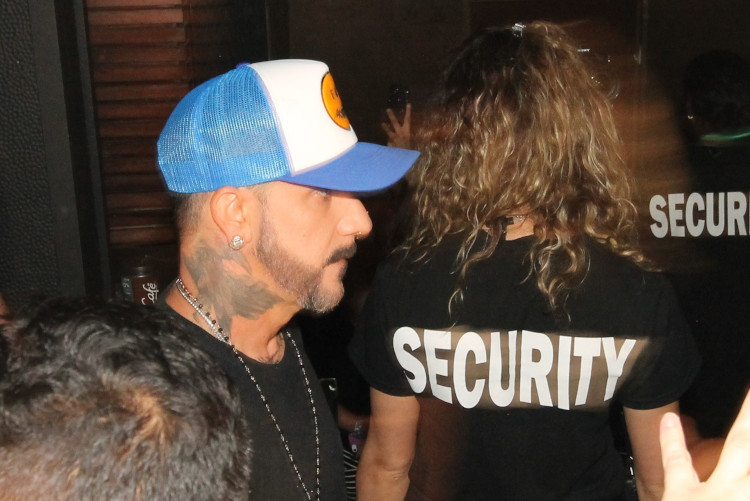misha_bsb's tweet photo. Toronto's #RogueBar posted photos from the Backstreet Boys' #AfterParty:
https://t.co/YlLMtCzfjE
Most are photos of the fan attendees, but there are a few of the Guys: https://t.co/eRg8SMTSPF