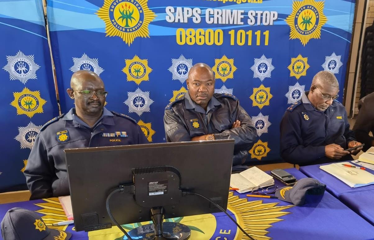 Sa police service on twitter sapsgp saps prov comm lt gen elias