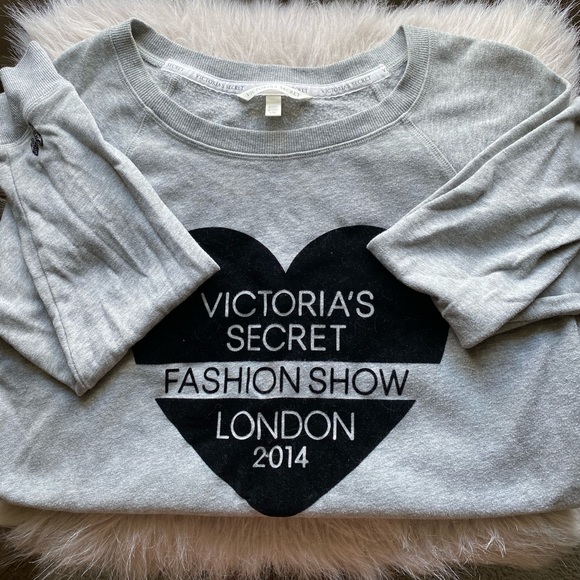 oly_babe's tweet photo. So good I had to share! Check out all the items I'm loving on @Poshmarkapp #poshmark #fashion #style #shopmycloset #youngfabulousbroke #victoriassecret: https://t.co/hPJnfDGNuQ https://t.co/7eDif5p4sg
