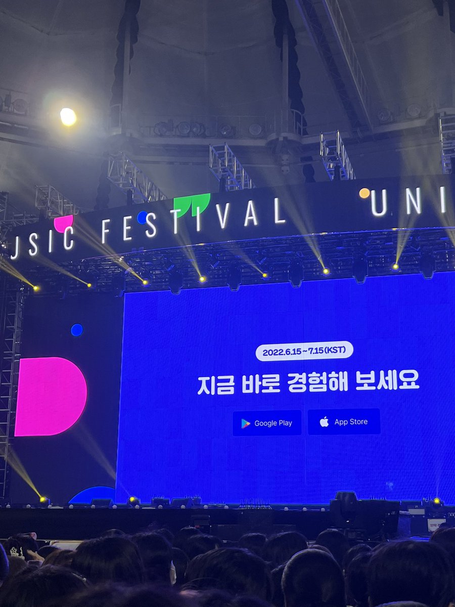 achieve_97's tweet photo. 헤헿 설아팬이랑 언니들 보러왔어요 https://t.co/ATs7l7srpW
