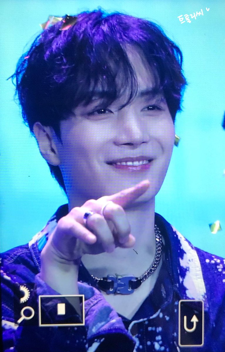 TTLU_JR's tweet photo. 220702 김종현 팬미팅 프리뷰
#김종현 #쫑나잇 

꽃가루 날리는 아마존 갱얼쥐,, https://t.co/HXaE7O58F8