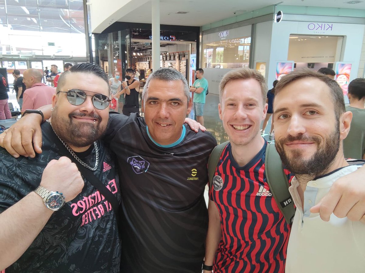 Ya me puedo ir a casa, objetivo cumplido. Por fin se quien es <a href="/M_Mestre_/">Miguel Mestre</a> Un placer.