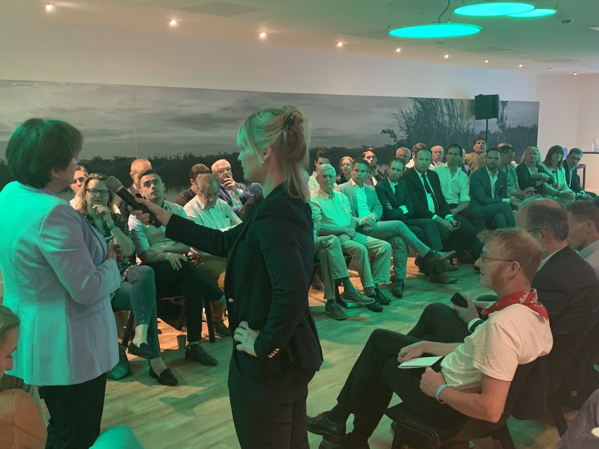 Die mevrouw die de CDA-partijtop toespreekt heet Willemien.
Stikstofbeleid moet anders!