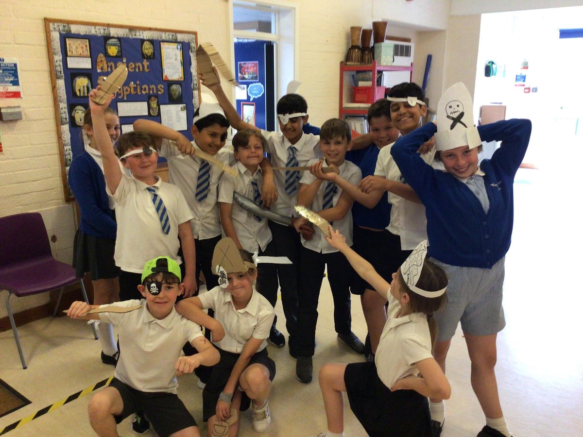 MaryTowerton's tweet photo. An excellent creative Big Write Day- we can’t wait to read the entries to the competition- happy writing! https://t.co/8X8kZOVkhM