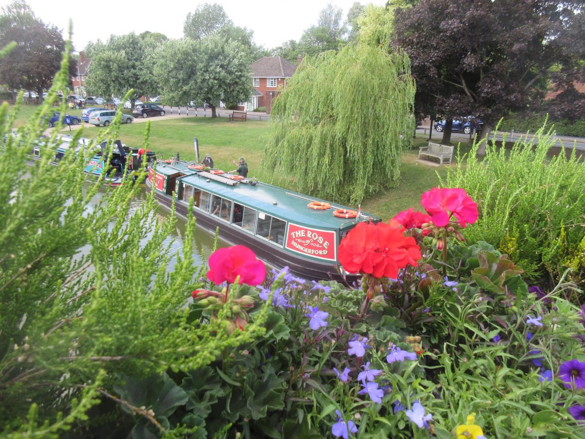 Public trips today at 11.30 am and 2.30pm .Sunny spells and scattered showers forecast for today.  "Feeling pleasant in the sunshine with light winds" - perfect boating weather especially if you are indoors enjoying the views with the friendly crew offering you refreshments.