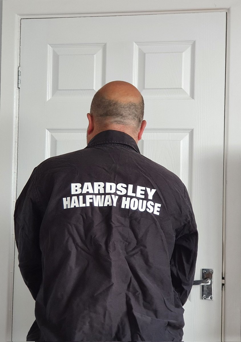 Bardsleyhhfc's tweet photo. Thinking of old times and reminiscing and got a few old bits out. A little bit tighter now!! 🤣 https://t.co/weYia2FWD1