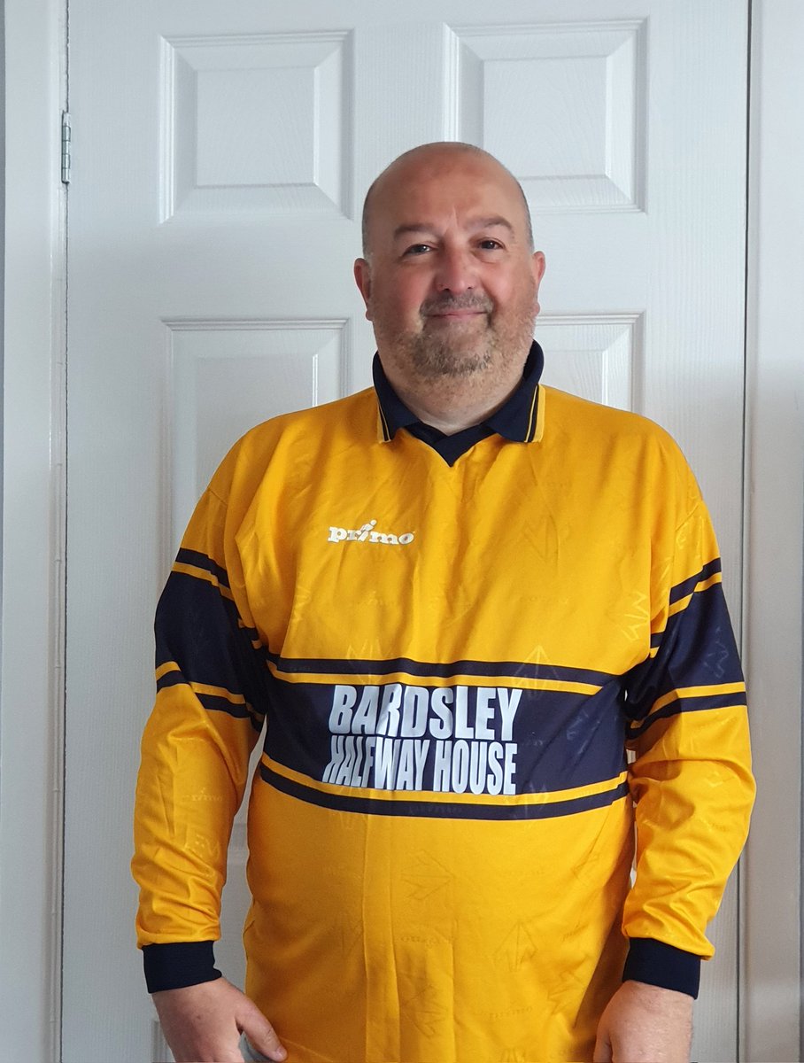 Bardsleyhhfc's tweet photo. Thinking of old times and reminiscing and got a few old bits out. A little bit tighter now!! 🤣 https://t.co/weYia2FWD1