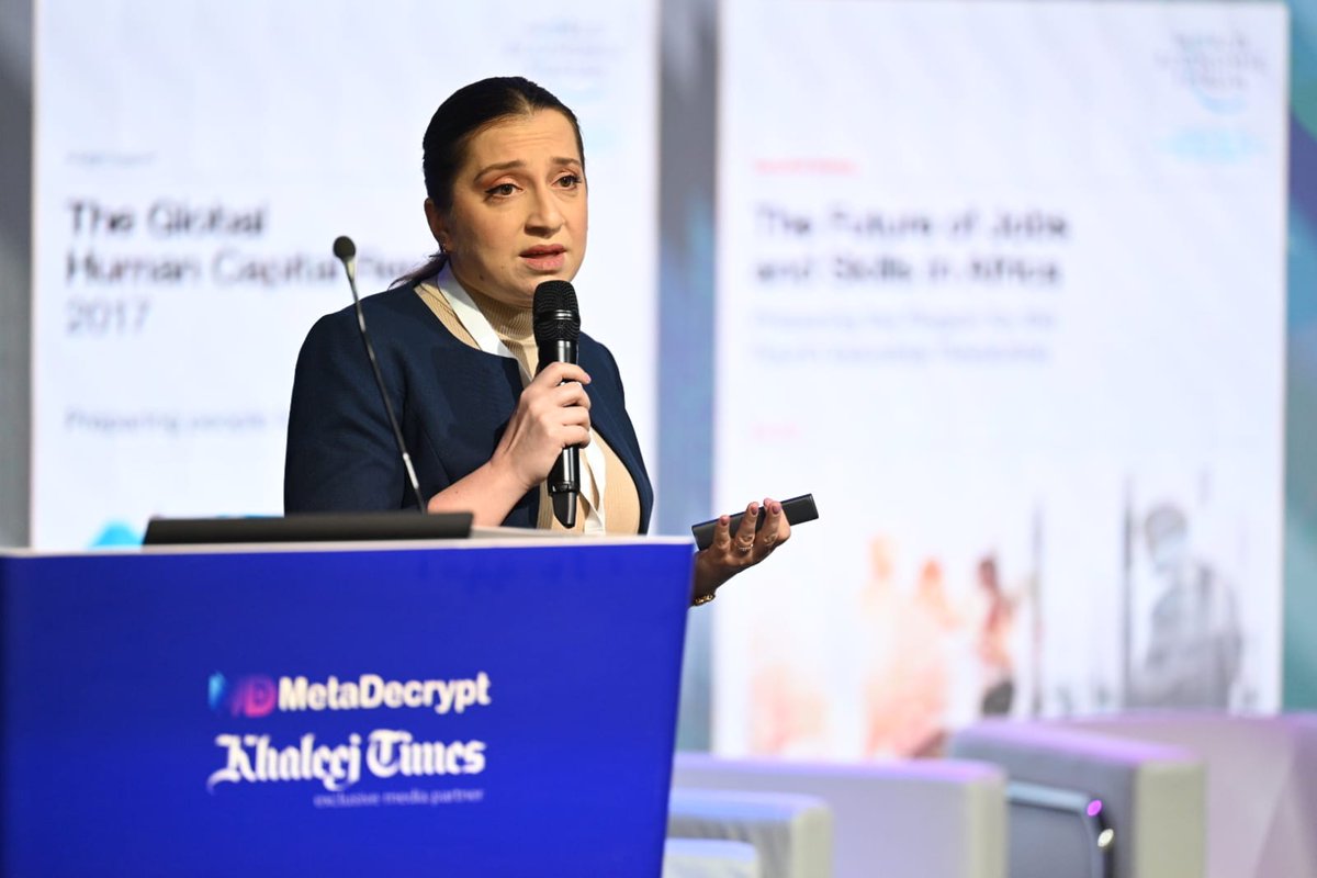 khaleejtimes's tweet image. &quot;The future of jobs is a mix of everything. Everybody will need to learn three new skills for a job by 2025,&quot; said Serine Srouji, Government Alliance Partner, LinkedIn at the #MetaDecrypt Web 3.0 Summit in Dubai

Photo: Neeraj Murali / KT 

#MetaDecrypt2022 #Dubai #UAE
