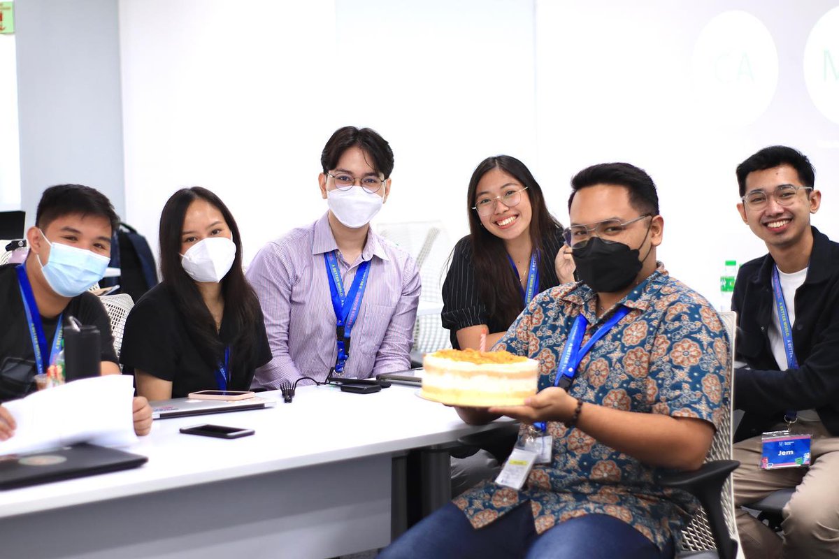 jdyrick's tweet photo. However, what I liked most during my stay in Unilever is the work culture. We've seen how each employee, no matter the position, cares for each other and makes sure that no one is left behind. Flying all the way from Bacolod and celebrating my birthday in Makati was worth it! https://t.co/eKpOwutSxZ