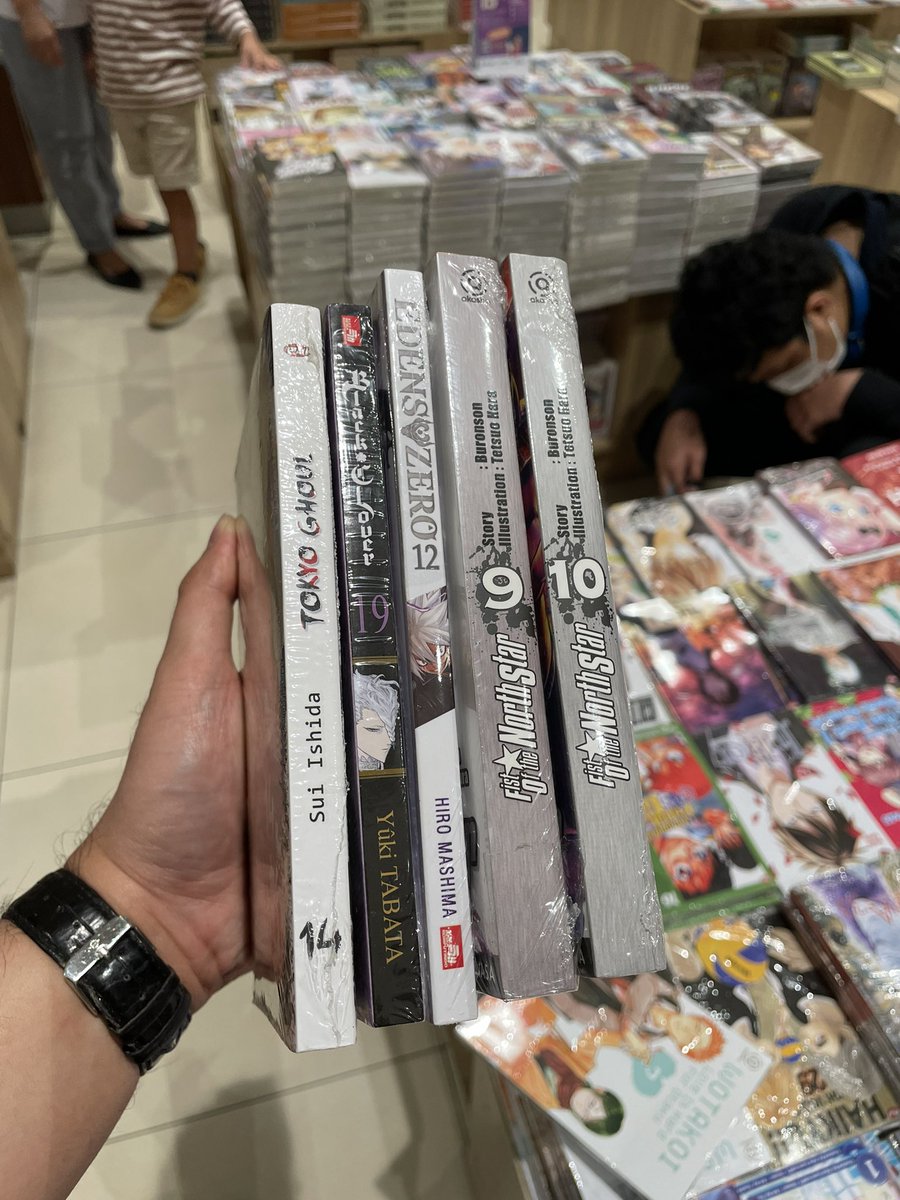 RizkySyahputra's tweet photo. Lah ini rilisan minggu pertama #HolyJuly nya @comic_lxlc dan FOTNS 10 nya @Whatsonmnc langsung ngegas ya. Mayan 20% awal bulan 🔥🔥👏🏻👏🏻 https://t.co/9h46D3XyuG