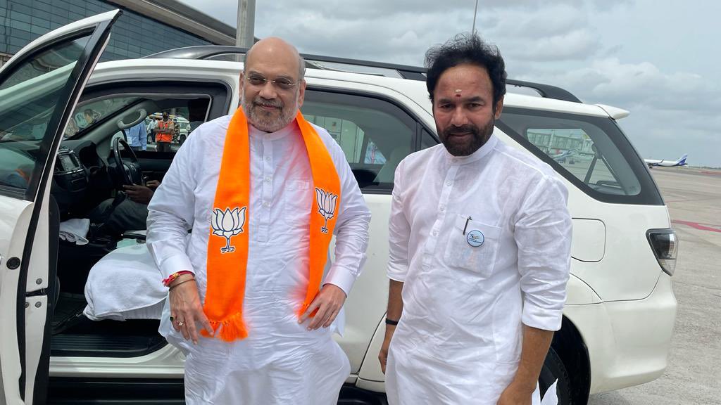 kishanreddybjp's tweet photo. Received Hon’ble Union Minister for Home &amp; Cooperation Shri @AmitShah Ji on arrival at Hyderabad, Telangana ahead of the #BJPNECInTelangana https://t.co/b3XAGGZoqR
