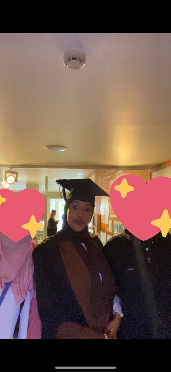 Ya_hs63's tweet photo. A whole pandemic couldn’t stop me Allahuma Barik 🎓 https://t.co/yckYsNH82h