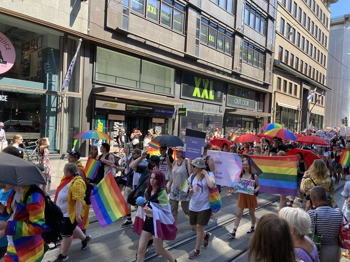 OssiOhman's tweet photo. Yhdessä sen puolesta, että jokainen saa olla sellainen kuin haluaa. #Pride https://t.co/tUTllqRI8h