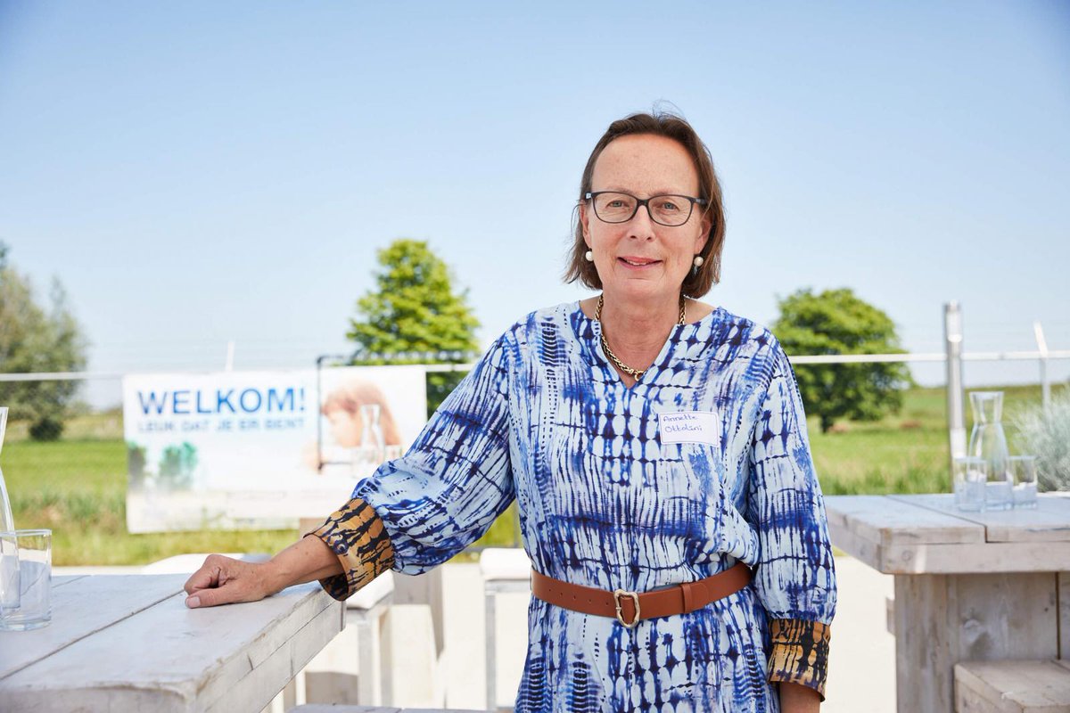 Ook de industrie moet aan de slag met de watertransitie. “Alle bedrijven hebben elkaar op het gebied van watertransitie gevonden. Het is belangrijk dat we nu stappen gaan zetten. Geen woorden, maar daden!”, zegt Annette Ottolini. Lees hier meer:  watervoorlater.verslagvandedag.nl/zonder-water-s…