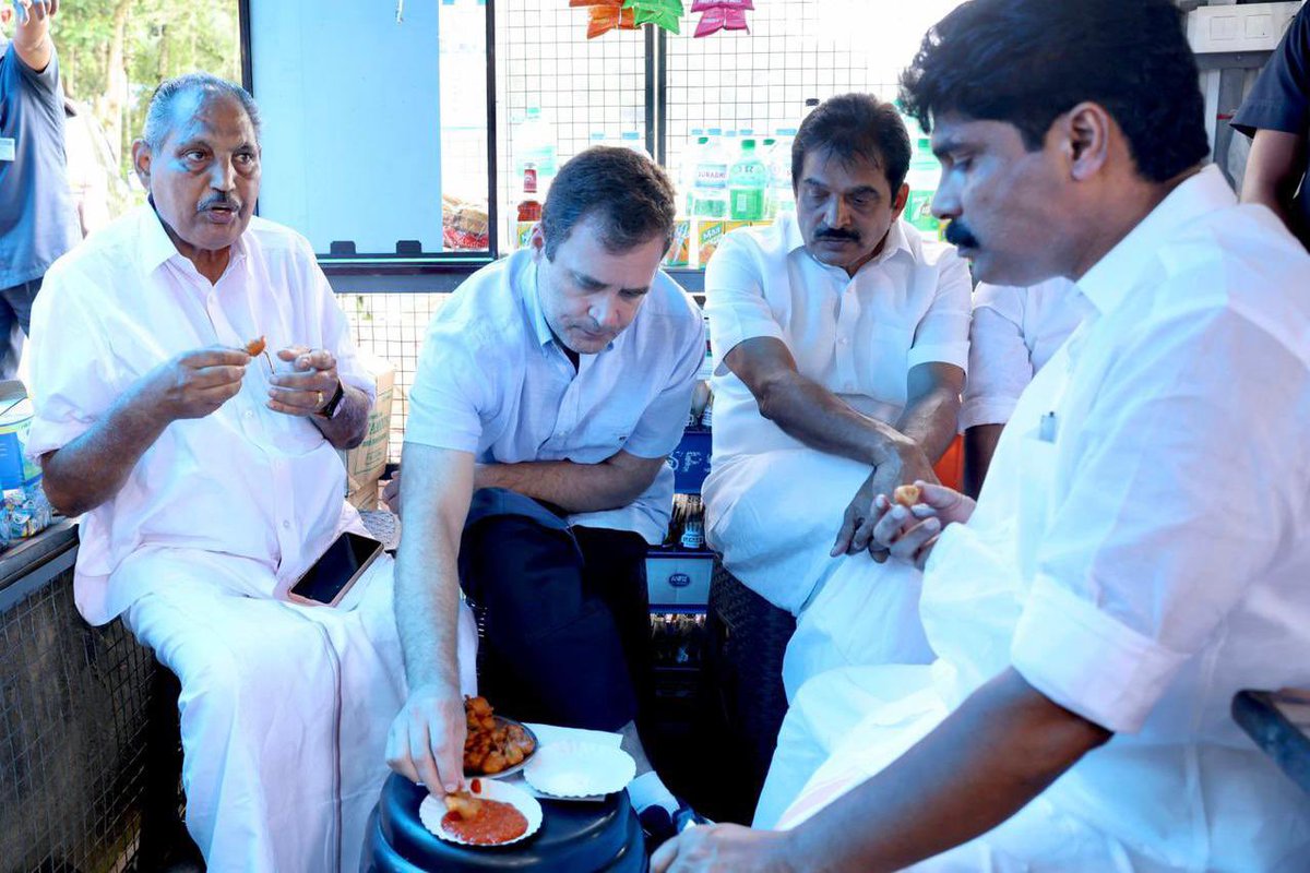 RGPGVWayanad's tweet photo. Thoroughly enjoyed a warm Pakkavada, Chammanthi and a refreshing Wayanadan Kutam Kulukki Sarbath at Firos NM‘s family run SS Cool house in Koliyadi. 

If you are in #OurWayanad, don’t miss to drop by. https://t.co/LtZJOSBjPA