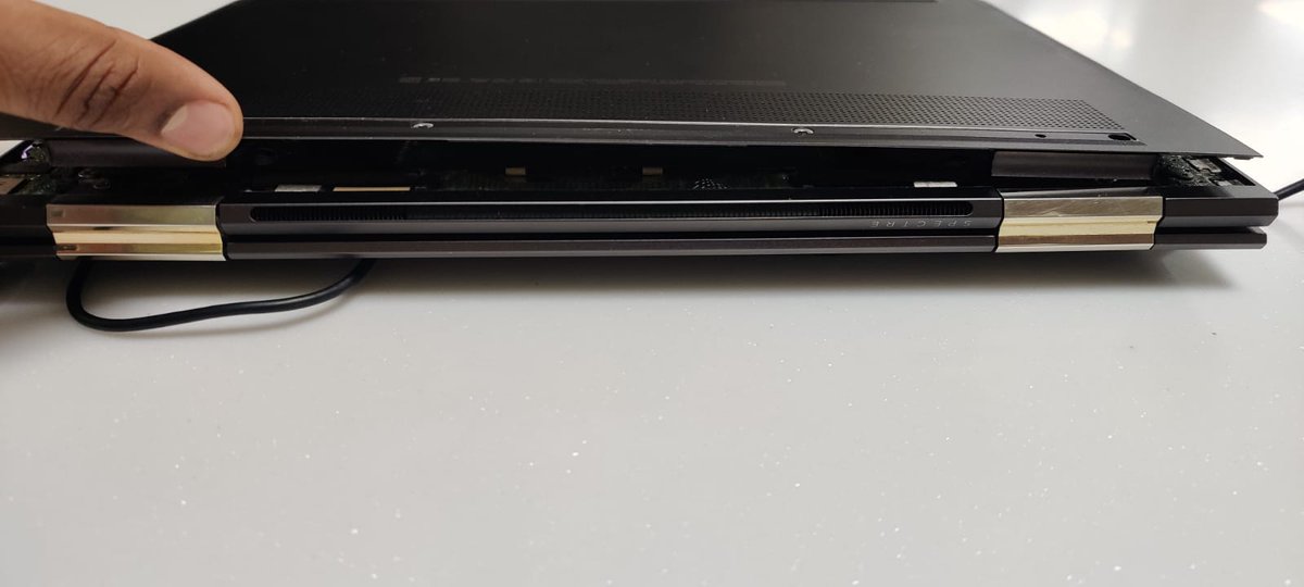 JainVrishab's tweet photo. HP Specter is a one time use Laptop. If you loose any part forget about the laptop, throw it in the dustbin.
That's what the HP Service centres have been saying from past 6 months. https://t.co/TnIuJ35kQq