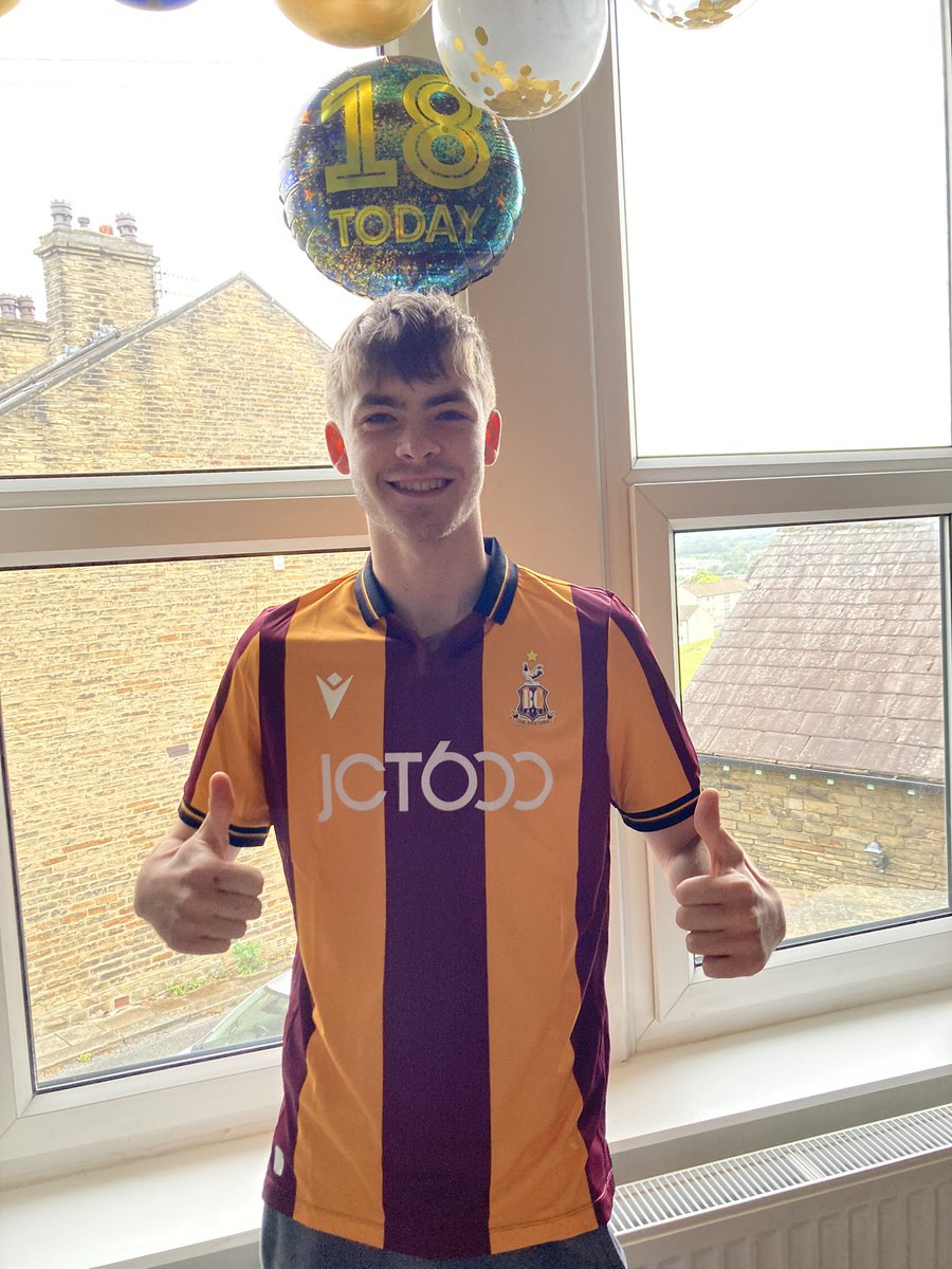 Happy 18th Birthday <a href="/jamespenn451/">James</a>  🎂🍻❤️