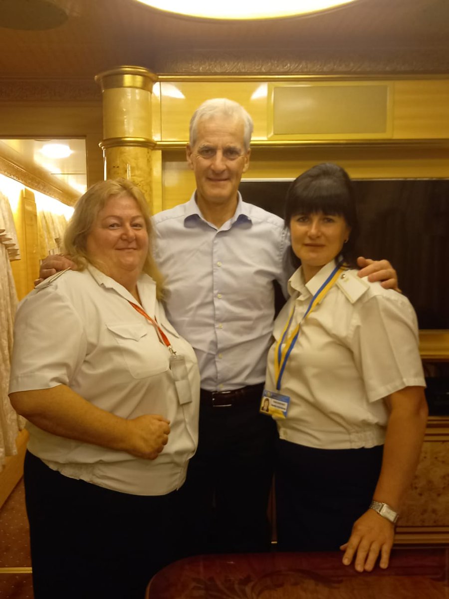 PianoInTheBush's tweet photo. @jonasgahrstore visited #Chernihiv and #Kyiv by train on 1 July, where he met @ZelenskyyUa and announced 10 billion NOK in aid from #Norway to #Ukraine for reconstruction and crucial infrastructure.
#IronDiplomacy https://t.co/SDIkFBihOr