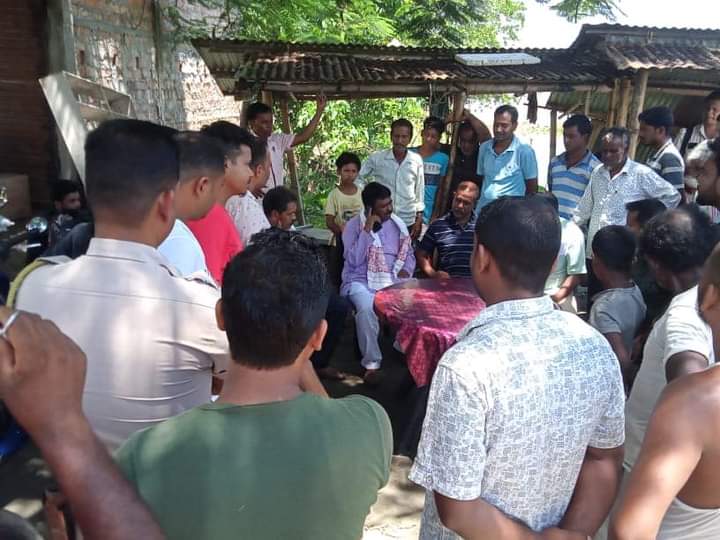 AktarHussain78's tweet photo. Today Our beloved Honourable MP @MPAbdulKhaleque Sir ,visited various flood affected areas and shelters in Sarukhetri Assembly constituency and urged the district administration to solve the problems of the flood victims. https://t.co/C5ne8suufr