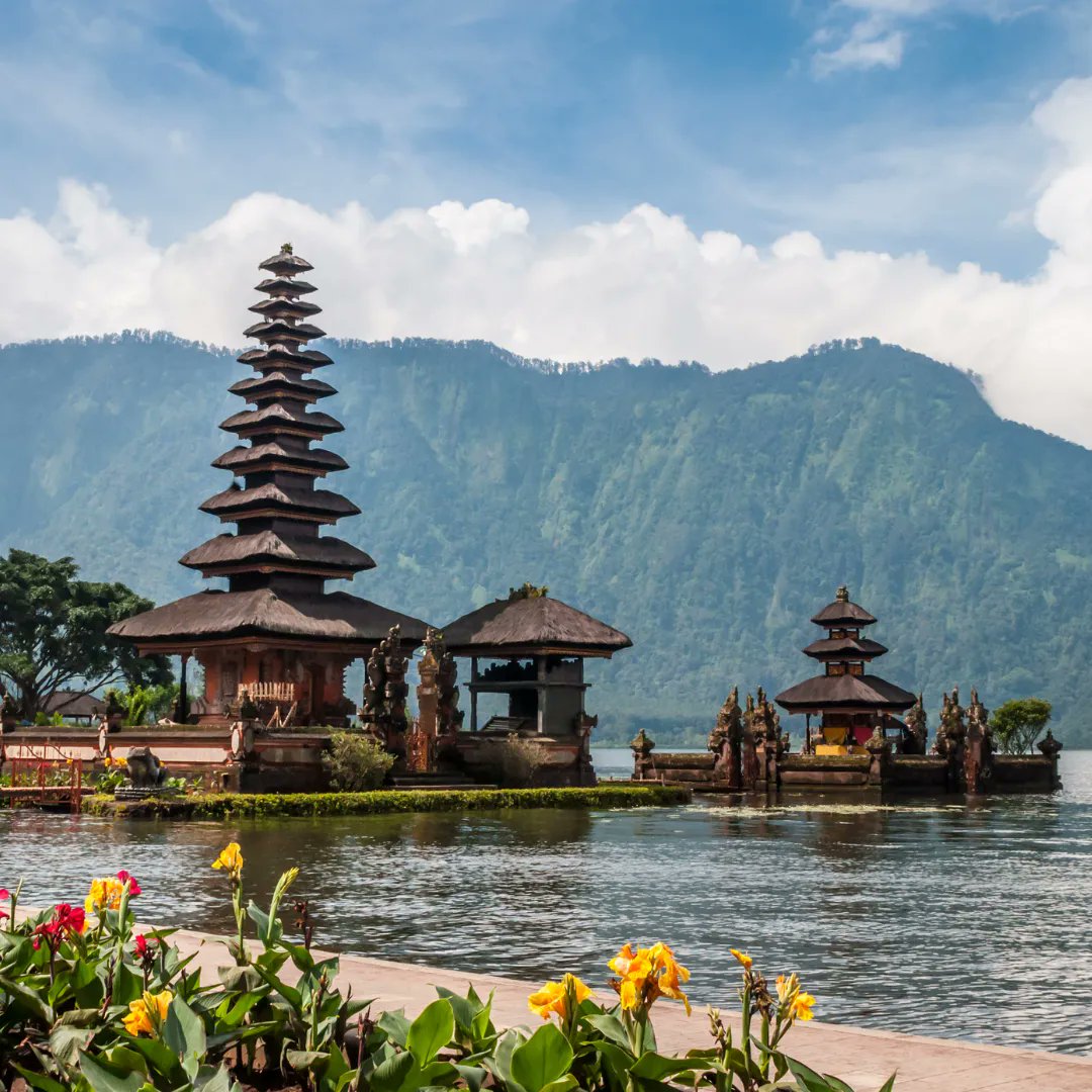 JourneyHeroApp's tweet photo. #Bali is well known for its refined arts, such as modern and traditional dances, sacred temples and pristine natural beauty. Check out some top tips for visiting this must-see destination! 🌏🏝️#makeitpossible
Read: https://t.co/4P3Qg1vsv2
#travelblog #visitbali #balitemples https://t.co/Xlf30rPOYl