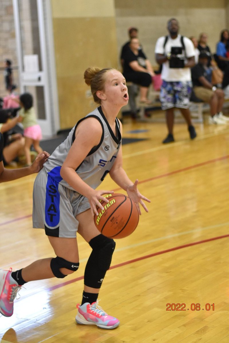 girlzprepreport's tweet image. Don't know her name bit @stat_pro player has made #BattleInTheAlamo shot of the morning @SALadyHoops @PGHTexas