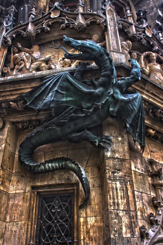 I vote that all town halls have a dragon on them like the one on the New Town Hall in Munich