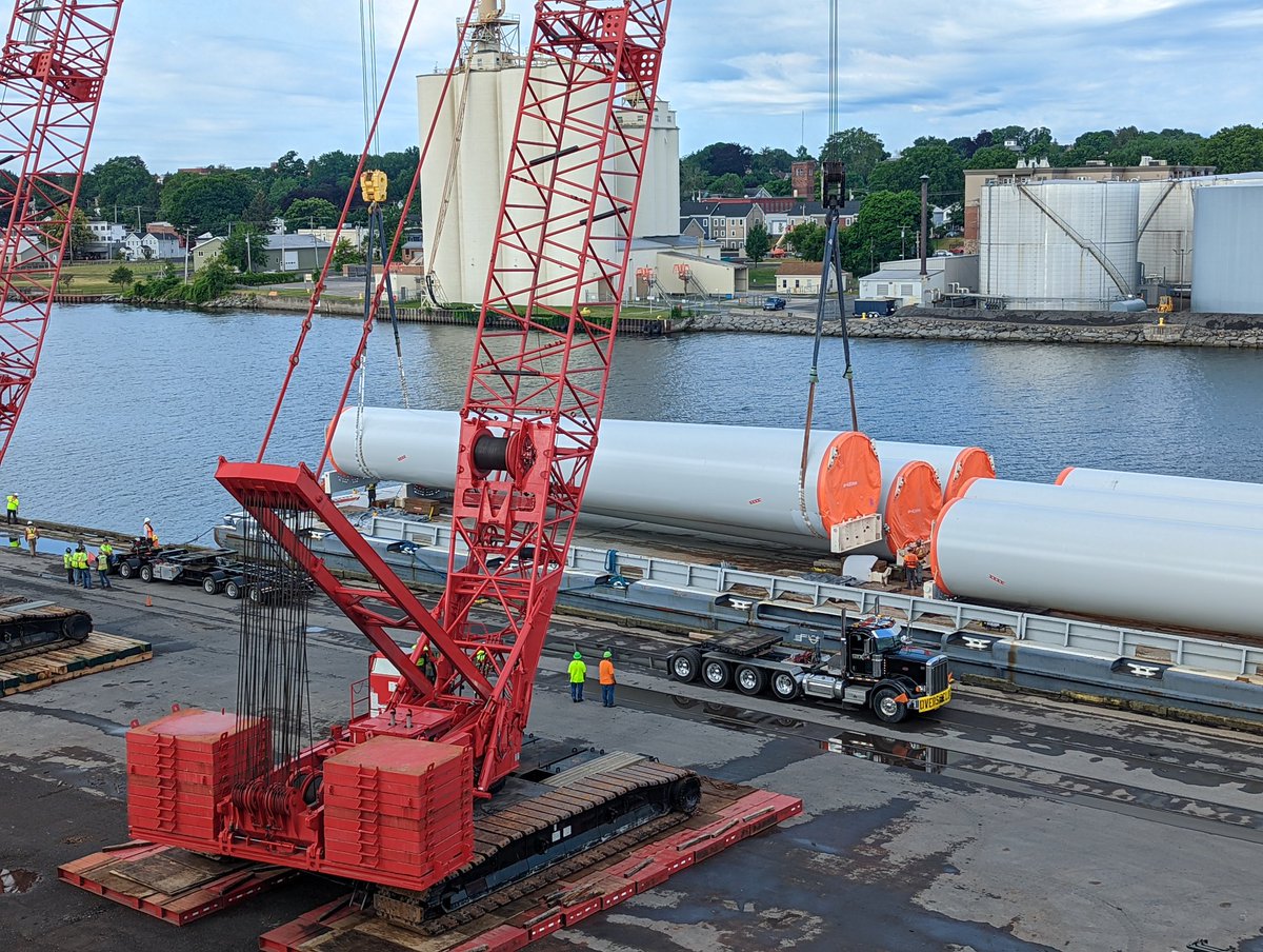 PortOswego's tweet photo. The Port is unloading American made wind tower sections for GE. The first of a number of barges will be calling on the Port the entire month. Local labor, ILA, Operating Engineers and more. Go green energy! #portoswego #hwyh2o #oswegony #seawayUSDOT #GLSPartner https://t.co/nSyGEur7ZN
