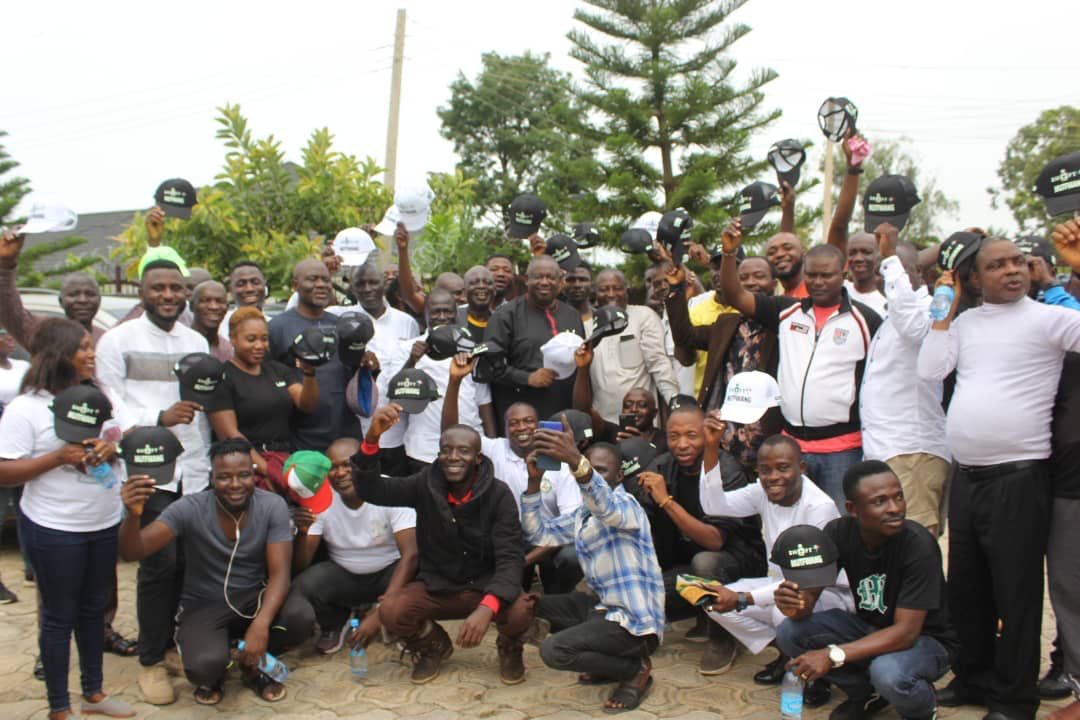 I received members of "Shift 4 Mutfwang", a youth support group on a courtesy visit at my residence in Jos. Led by their Chairman, Mr Dalyop Pam, the group pledged to traverse the 17 Local Government Areas of Plateau State to rally the support of Plateau people, expecially 
1/4