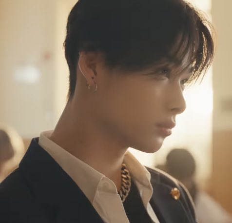 nnikikun's tweet photo. ni-ki, your campus heartthrob 🤍 https://t.co/JMZhbhT1nl