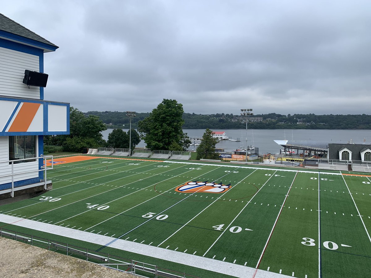 Want to thank @CoachCCGrant for showing me around @CGA_Football! The Coast Guard Academy is an amazing place! @LargoFootball @PrepRedzoneFL @Biggamebobby @larryblustein @KohlsHighlights