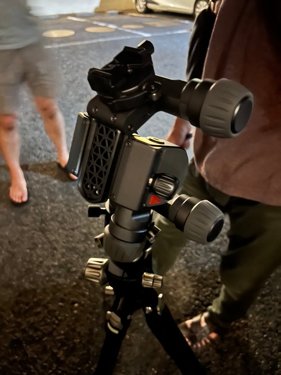 toshiboo's tweet image. 北極星見えてなくてもどの星でも極軸合わせが可能。しかも自動で。リモート操作で自由に構図も決められる（もちろんシャッターや露出設定も）パノラマも自動で撮れちゃう（もっとたくさん機能ある）ゲームチェンジャーを目の当たりにしました。完全に時代が変わった感。 #BenroPolaris