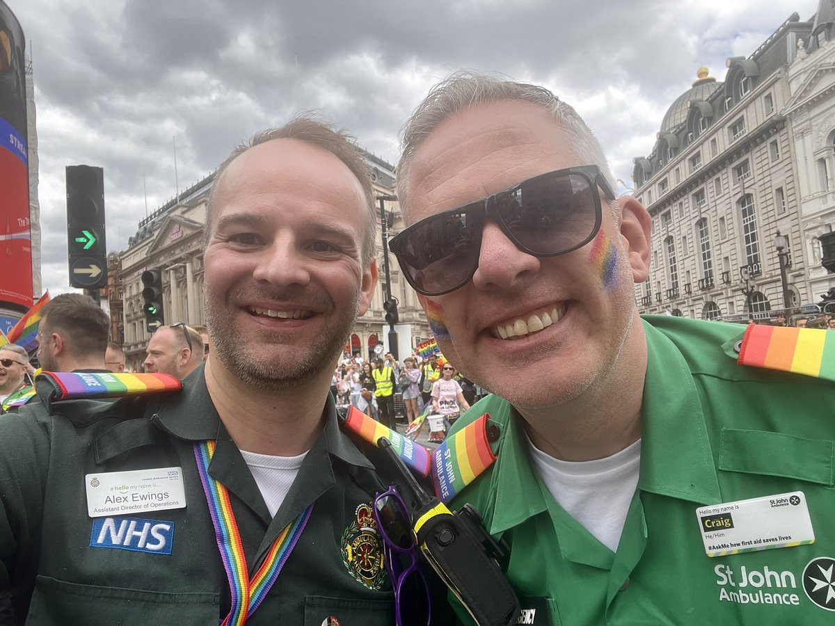 Great to catch @CraigAHarman at #PrideInLondon again.

The @stjohnambulance teams were looking great as usual!

#TeamLAS #AllOurPride