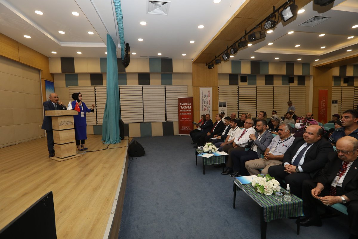 GaziantepBeld's tweet photo. Erişilebilir Kentler Engelli Meclisleri Bölgesel Çalıştayı'nın ilki @trkkb ve @gkentkonseyi iş birliğiyle Engelsiz Yaşam Merkezi'mizde yapılıyor.
Çalıştayda engelsiz şehirler için neler yapılabilir konusu detaylarıyla istişare edilip tüm şehirlerde engelleri kaldırmayı amaçlıyor. https://t.co/0Yx4Hm06Ub