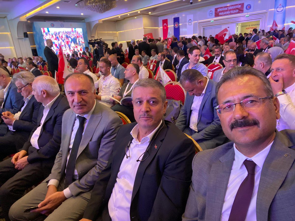 Çalışma ve Sosyal Güvenlik Bakanı Sayın Prof.Dr Vedat BİLGİN hocamızın teşrifleri düzenlenen TÜRKİŞ e bağlı Koop İş Sendikasının 20 Genel Kuruluna Bakanlığımızı temsilen katılım sağladık. <a href="/meb_dhgm/">Destek Hizmetleri Genel Müdürlüğü</a> <a href="/OzilLevent/">Dr. Levent Özil🇹🇷🇹🇷🇹🇷</a> @Meb_Abdulhamit <a href="/mebisgb/">İşyeri Sağlık ve Güvenlik Birimi Daire Başkanlığı</a> pic.x.com/Vc2dO6MCTb