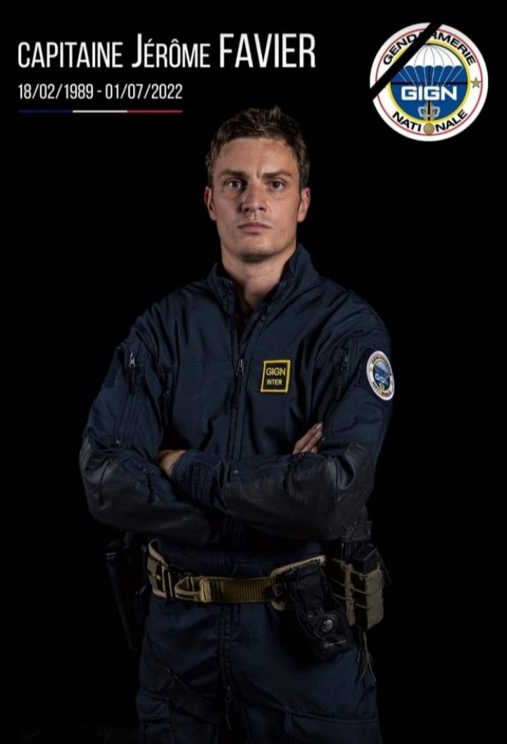 JohnBer60827571's tweet photo. Très triste nouvelle qui m'affecte beaucoup...Je présente mes sincères condoléances à son épouse, ses enfants, sa famille, et ses camarades du #GIGN et @Gendarmerie
Soutien au Général #Favier
#RIP Jérôme 😪🙏 https://t.co/bhZ7cmOhaU