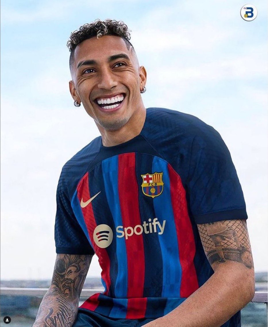 AboKarar10's tweet photo. عاجل 🔥

جيرارد روميرو : مصادر ليدز يونايتد تعتبر ان الاتفاق اُغلق مع البارسا بشأن رافينها واللعب بنسبة 95٪ برشلوني https://t.co/pQgU0wTdVR