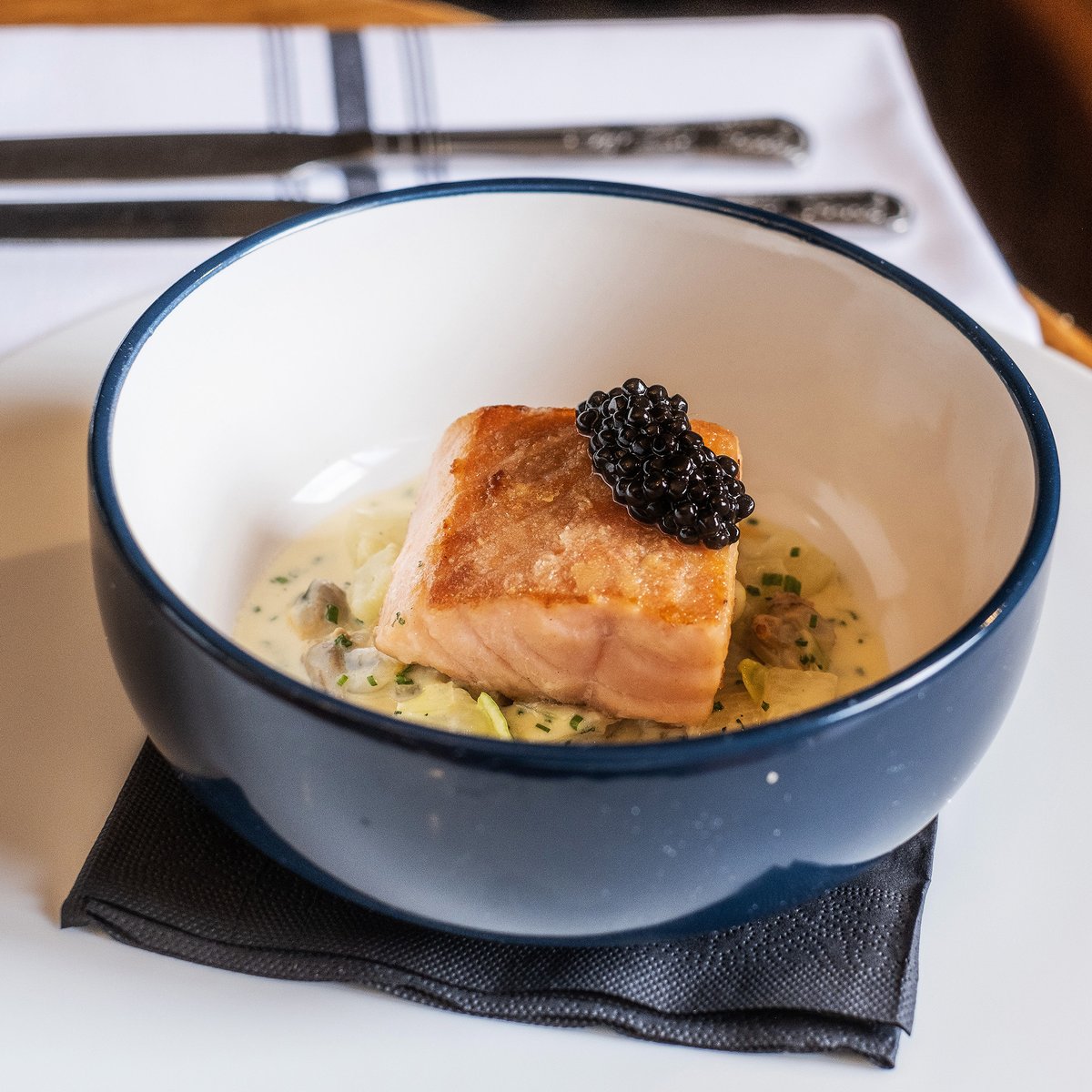 Something to start with. Seared smoked salmon with leek, potato & cockle chowder and a touch of caviar. #foodies #localpub #burystedmunds #fornhamallsaints 😋