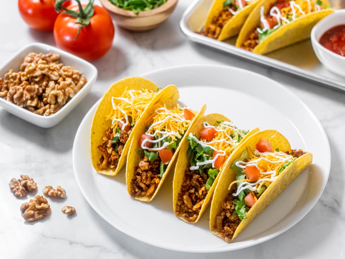 Looking for a Saturday night treat for the whole family? Look no further! These <a href="/Walnuts_UK/">California Walnuts</a> classic family taco night Walnut Tacos are the perfect meal! Find the recipe here. 👇walnuts.org/recipe/classic… @CAWalnuts