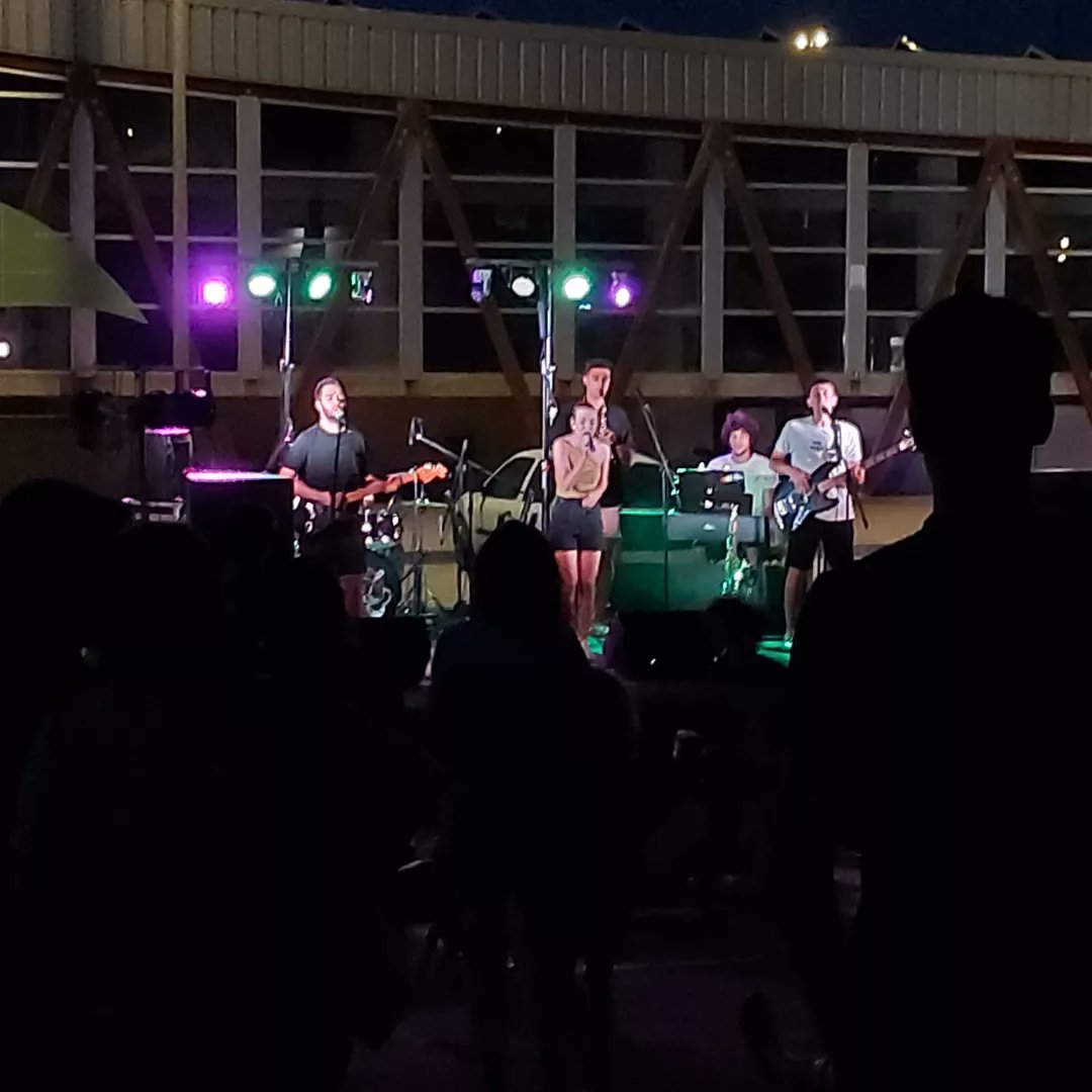 CB_Ciutadella's tweet photo. Magnífic concert de @sucisopes que ha posat punt i final a la temporada de @cbponent i el @cbciutadella

Ha un regal per a totes les famílies que ens heu dipositat la vostra confiança.

Treballant per a una nova temporada molt il.lusionant que se'ns presenta.

Gràcies per tot!!! https://t.co/dL0uZFnulS