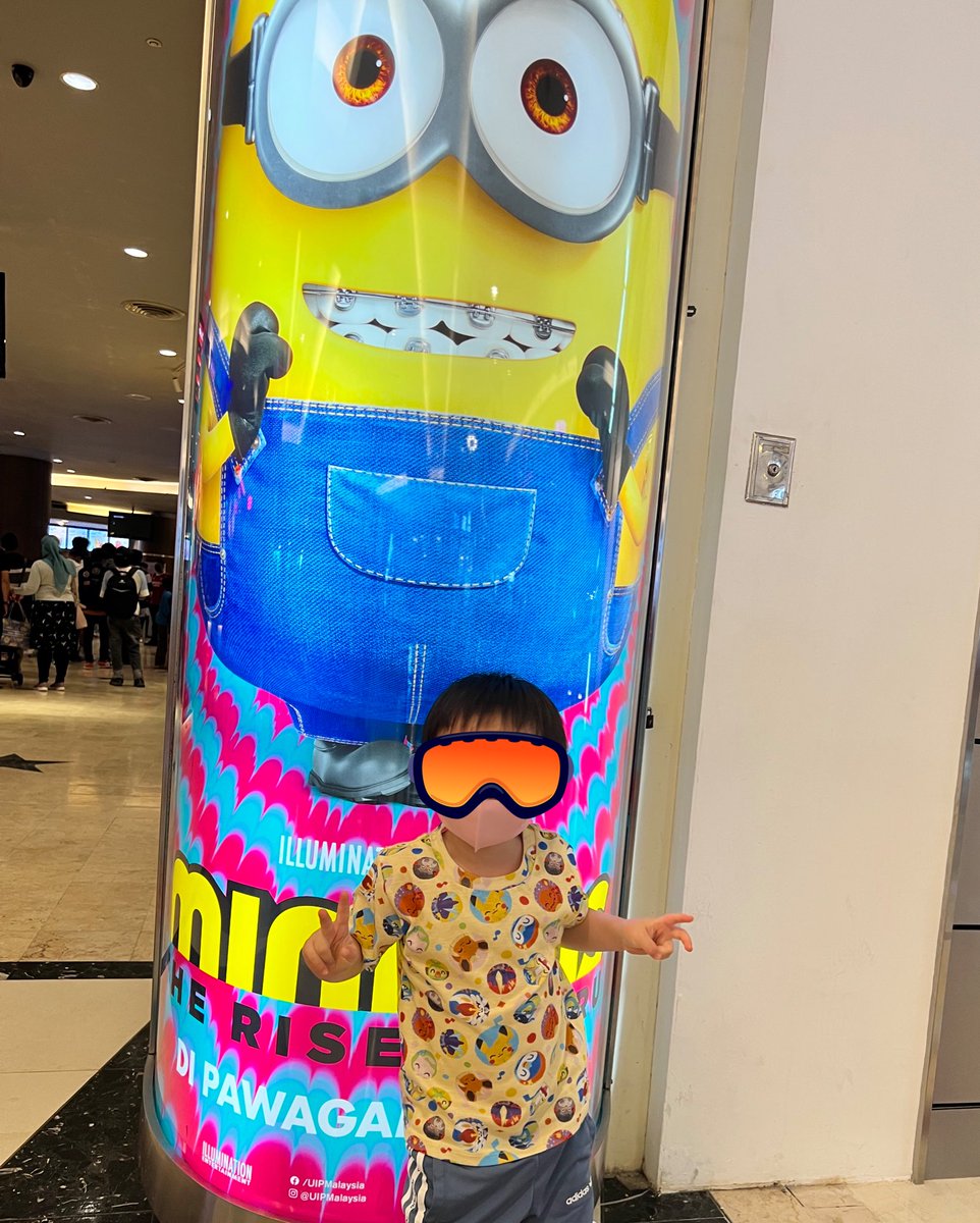 panamama_cha's tweet photo. minion見てきた‼️
子ども曰く、私は途中寝ていたらしいけど面白かったww
スリア混みすぎでビックリ👀
電車も東京並の満員電車だったし、、、スゴいな https://t.co/FcagP09lrY