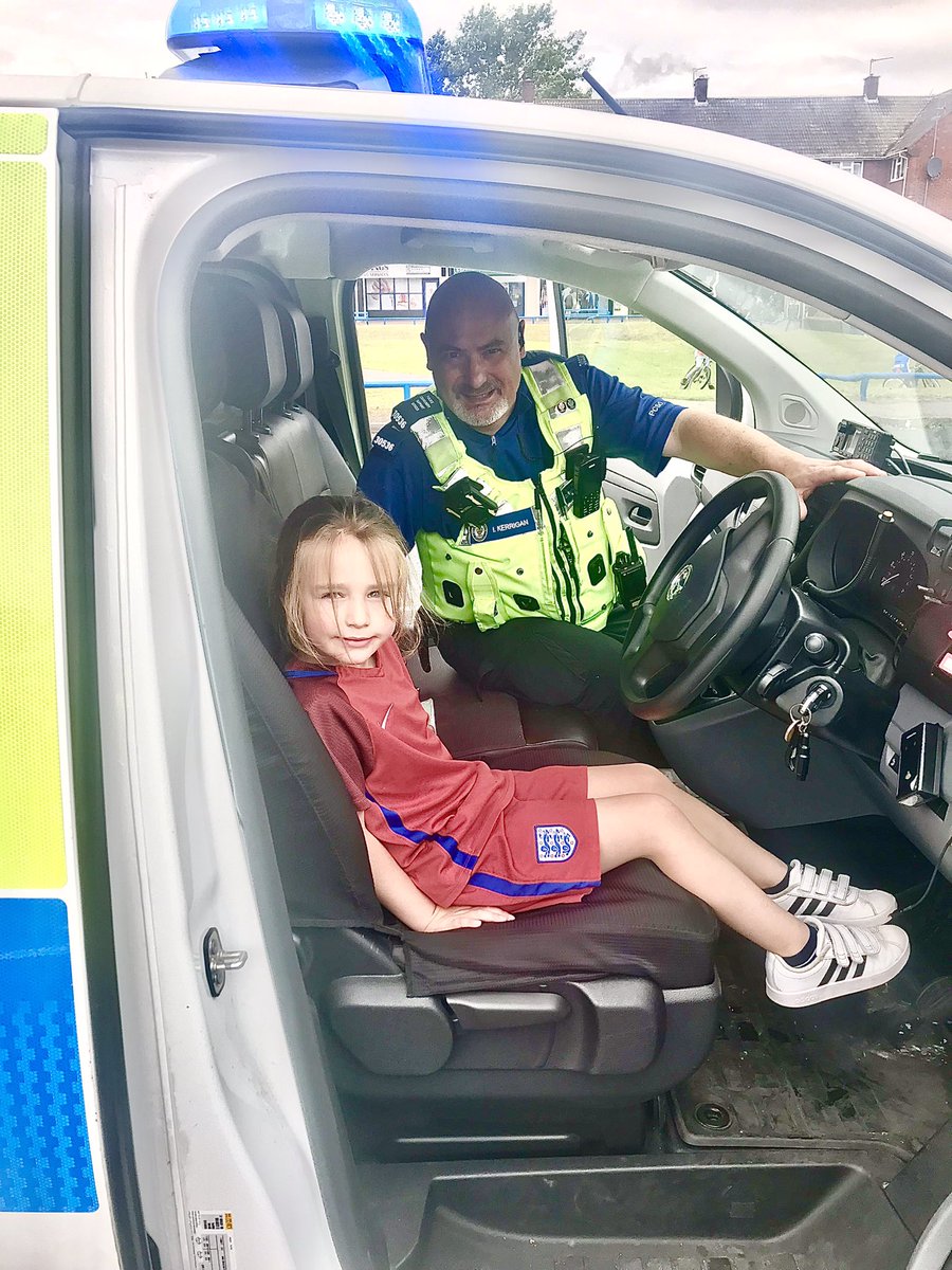 WednesfieldWMP's tweet photo. Lots of happy faces at the Ashmore Park #Stuff4Steph Community Fun Day.
Please come and say hello, weโre here till 4pm today ๐๐
@wvpartnerships #communitypolicing https://t.co/GnMD5M1Iuw