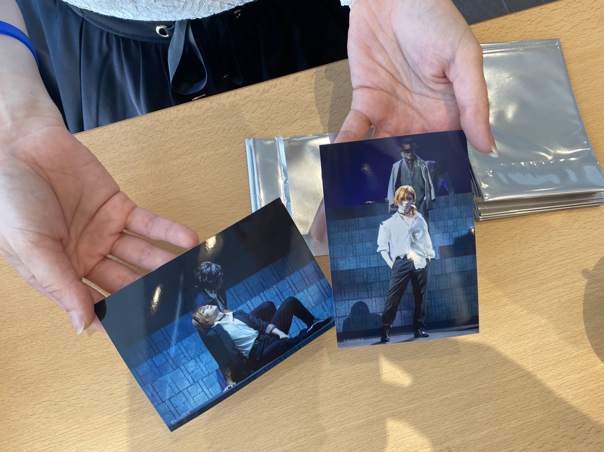 hktsrdc's tweet photo. Our FIRST DRAW of live bromides each was 🔥🔥🔥 #伊4193甲 #文ステ
#wereok #nowerenot https://t.co/0HNiAH7Bq1
