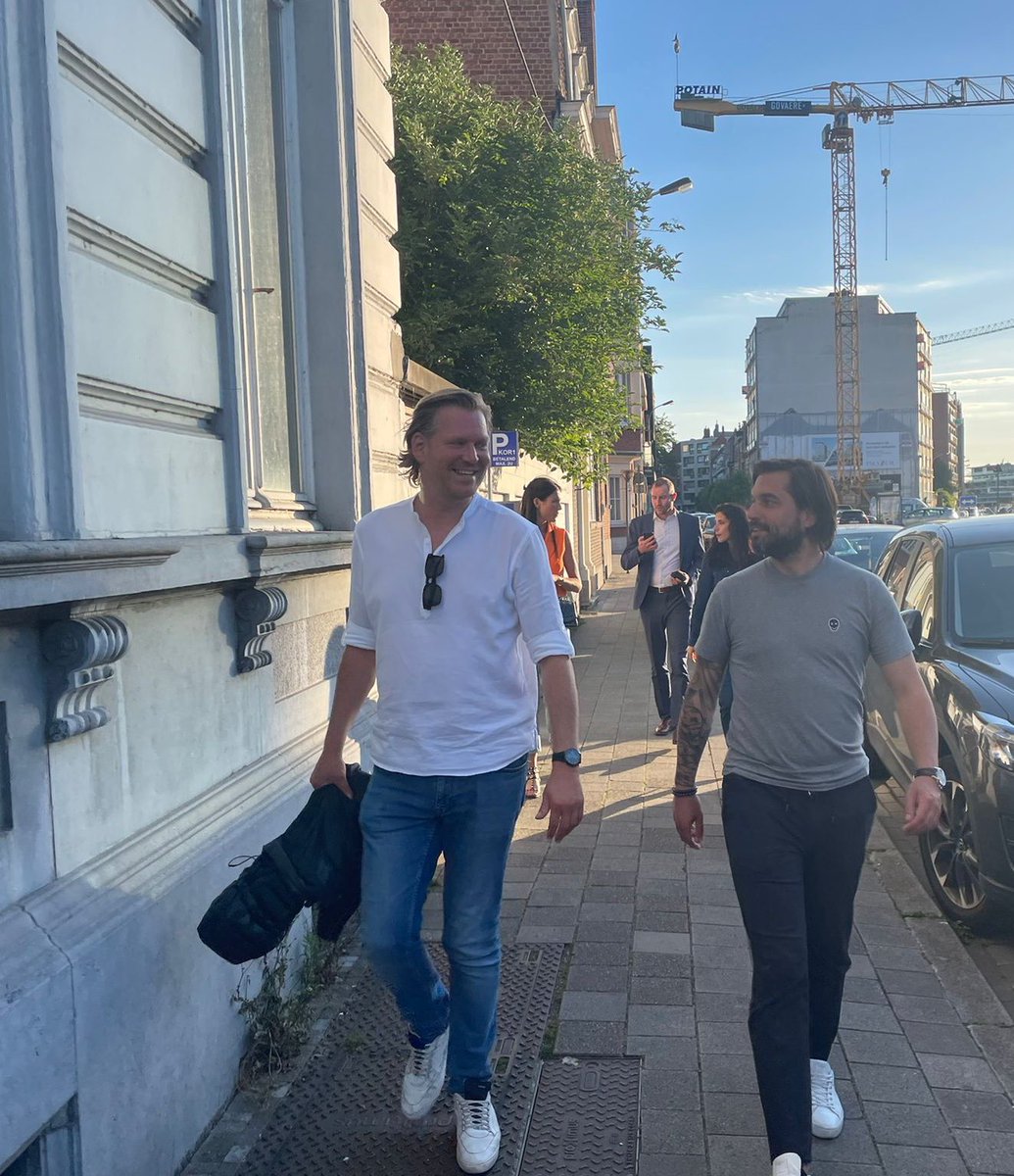 WouterAllijns's tweet photo. Samen met @GLBouchez de musical 1302 gaan bekijken: wat een absolute topklasse! En al even duidelijk was dat mr. Bouchez ook hier in Kortrijk zeer populair is! 🤟 https://t.co/c48gQR2ZjG
