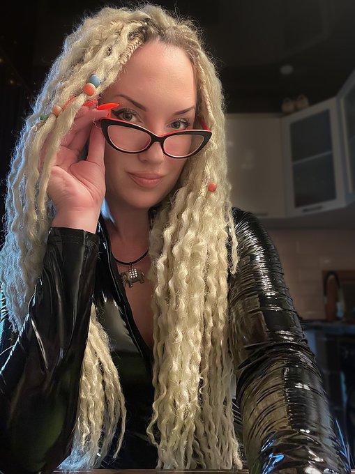 Why do I seem rude and unfriendly. 🤷&zwj;♀️ #femdom https://t.co/kZmvBc3oix<a href="/tag/femdom"class="tags">#femdom</a>