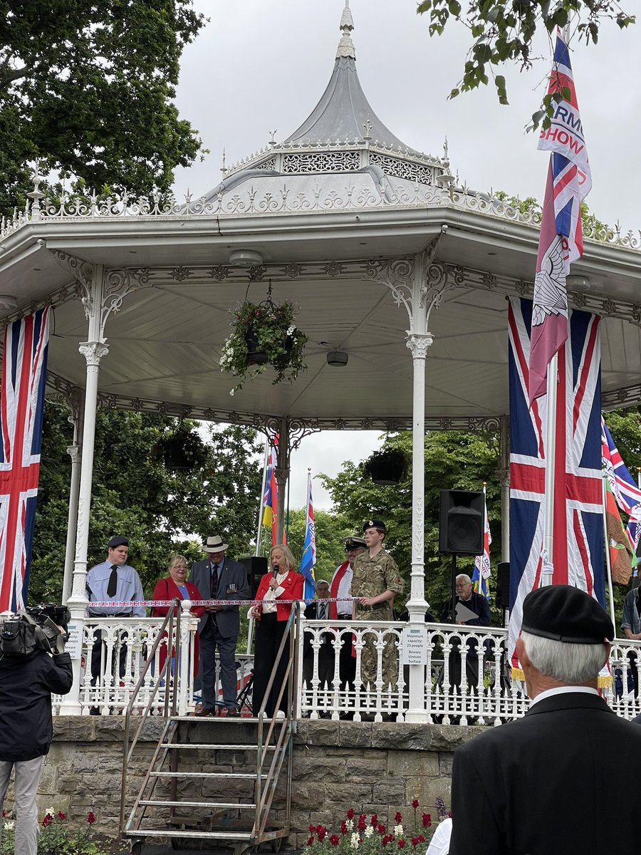 Taunton_TC's tweet image. Having a great time at the @SomersetAFD event in Vivary Park #Taunton! Lots of great stalls, bands, military vehicles and much, much more. There’s still time to come down and enjoy this amazing free, family friendly event in the heart of our town 🇬🇧 🇬🇧#ProudMayor @ArmedForcesDay