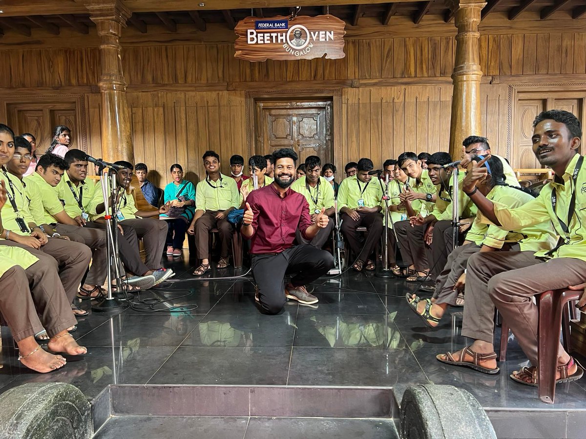 samaneu's tweet photo. Thank you Gopinath Muthukad Sir (https://t.co/qHxve2JwT6) and the entire magic planet family for the love and support. So enjoyed the time we'll spent. All the best for his generous social activities and Magic Planet.
#samaneusatheesh #samaneu #director #mediaandcommunications https://t.co/xakQseRXYQ